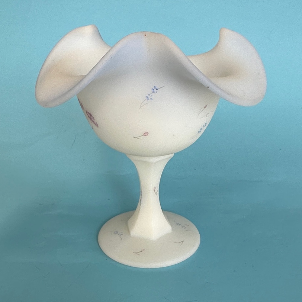 Elegant Cream Floral Fenton Art glass Vase with delicate floral design